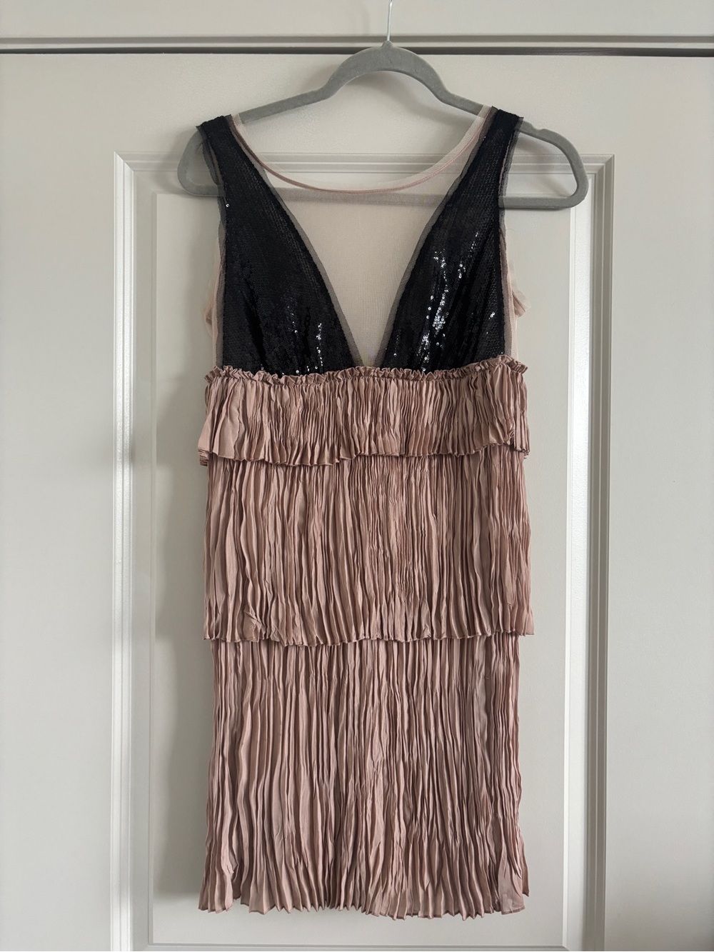 Sleeveless Tiered Pleated Dress with Black Sequin V-Neck BCBG Like New XS